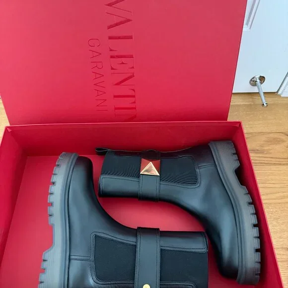 NWT Valentino Garavani Beatle 45 Ankle Boots One Stud Chunky Rubber Lug Sole - Picture 5 of 12